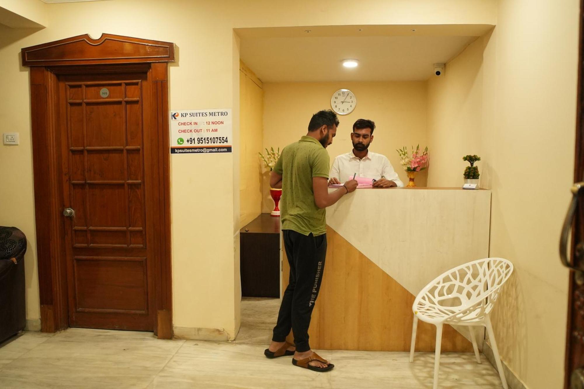 Hotel Kp Suites Metro Χιντεραμπάντ Εξωτερικό φωτογραφία